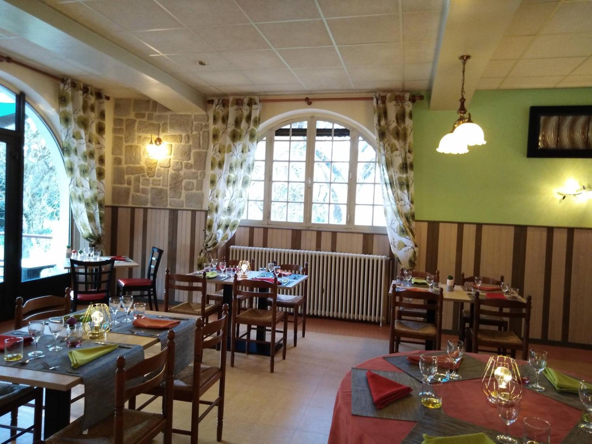Hotel Du Pont Et Restaurant A Grolejac Экстерьер фото