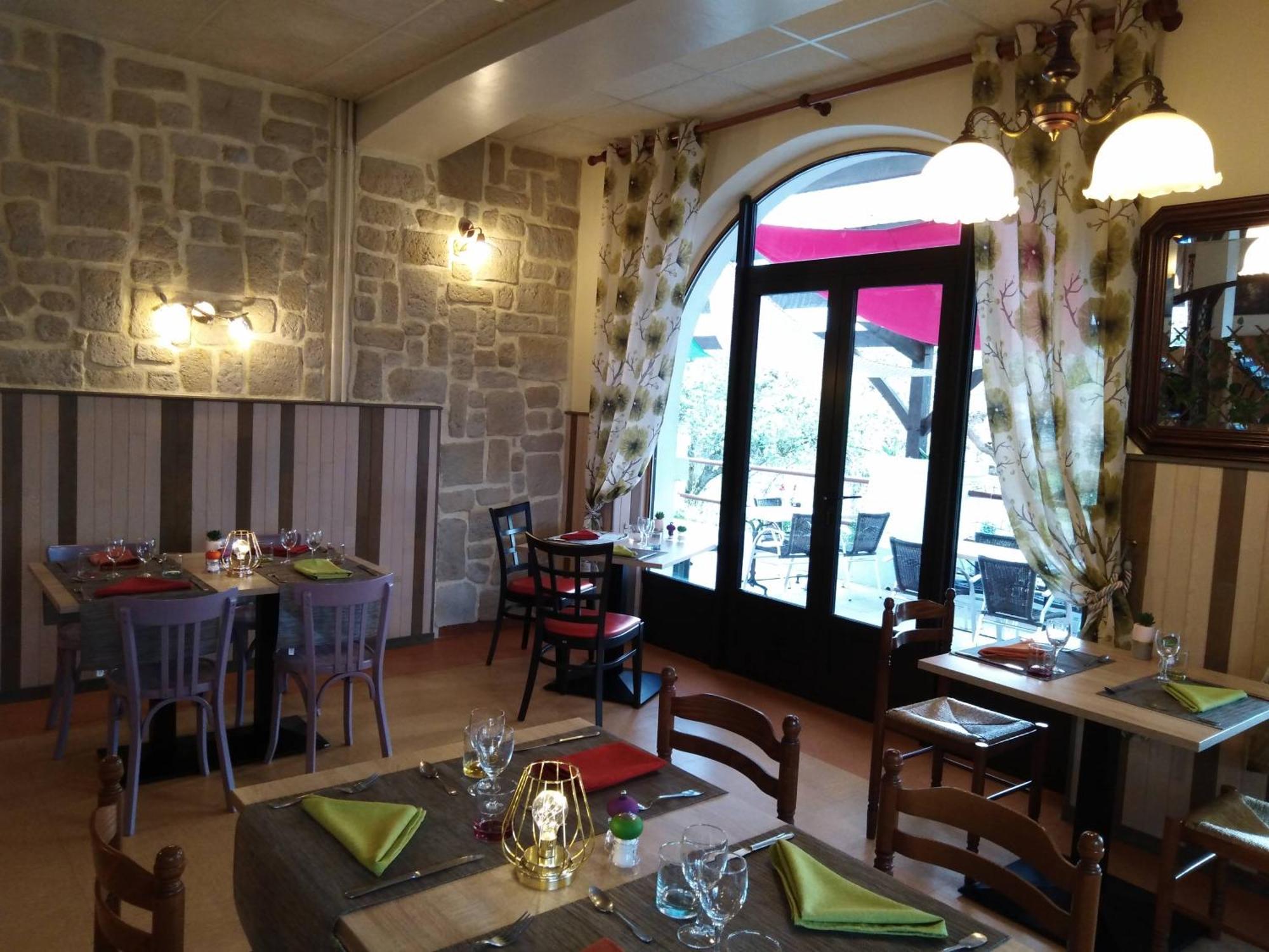Hotel Du Pont Et Restaurant A Grolejac Экстерьер фото